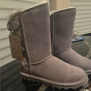 BearPaw Eloise shearling boots. Brand new!